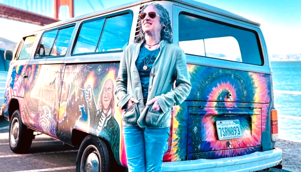 San Francisco Love Bus with Guide Kristina at Golden Gate Bridge